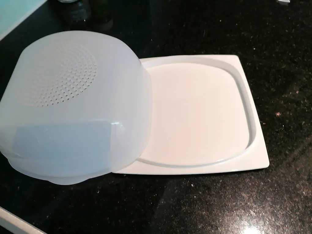 Tupperware Käseglocke