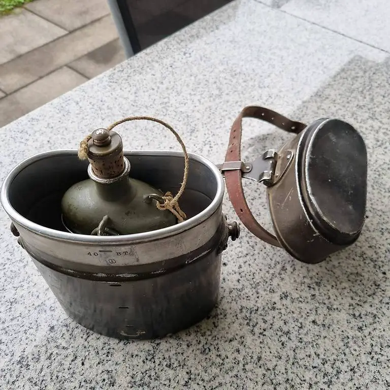 Original Schweizer Armee Gamelle.