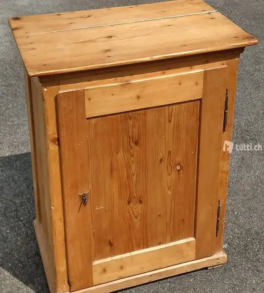  restauriertes Tannenschränkchen ca 200 jährig