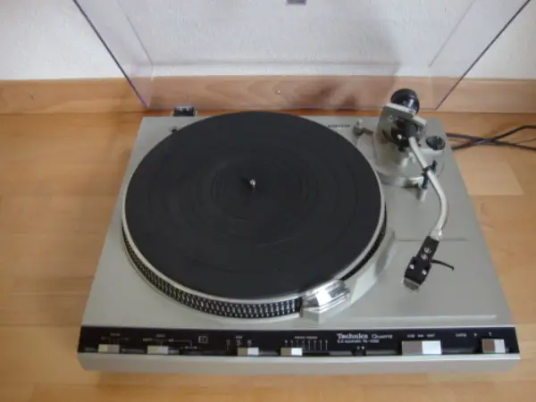 Schallplattenspieler Technics SL-5300
