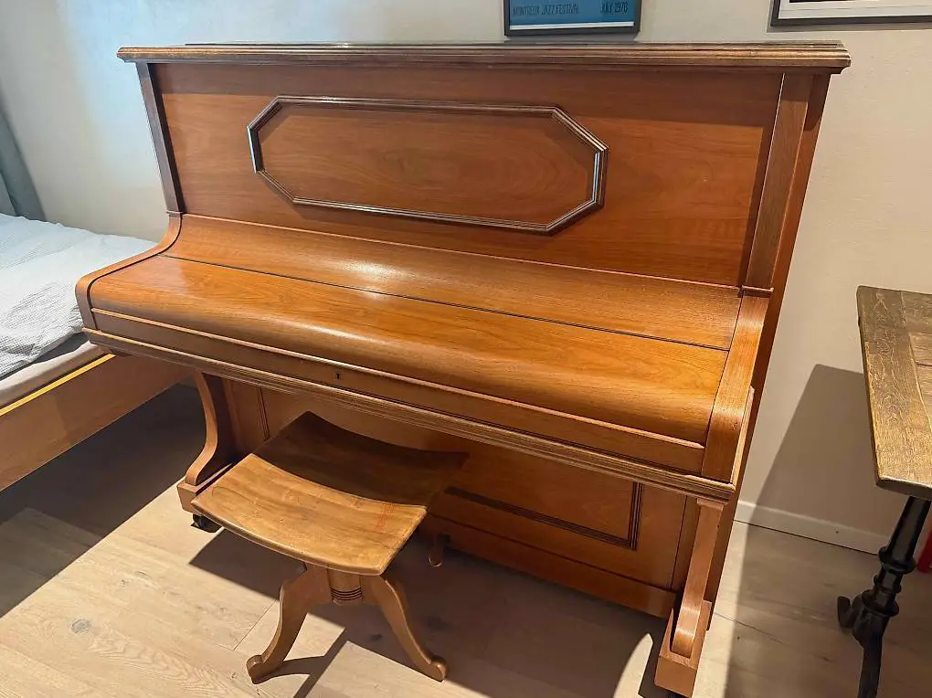 Klavier zu verkaufen