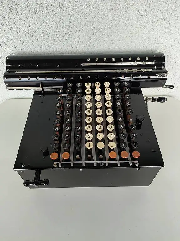 Wunderschöne Rechnermaschine Monroe Model G