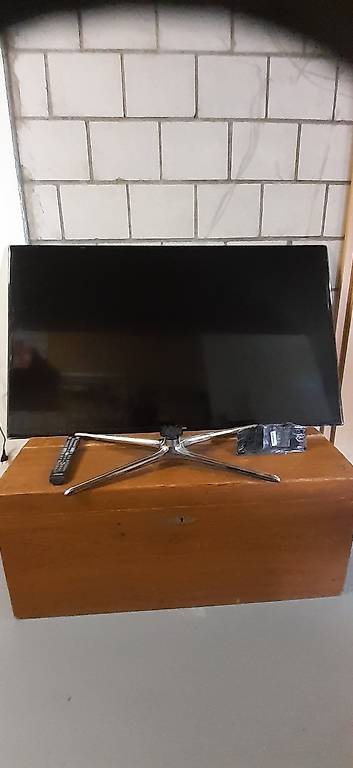 Fernseher inkl. Fernbedienung