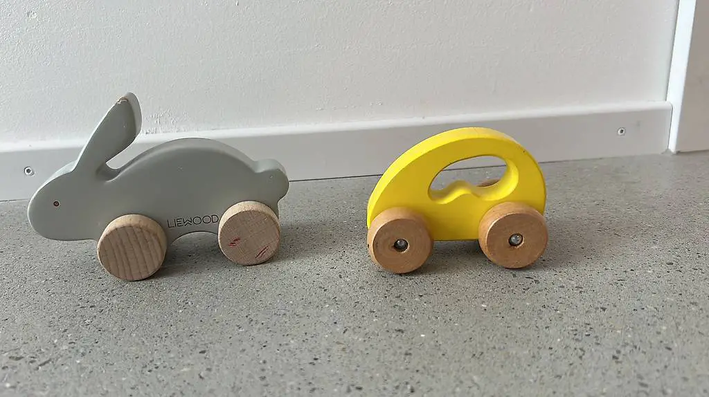 Holzautos Liewood und Spielmaus