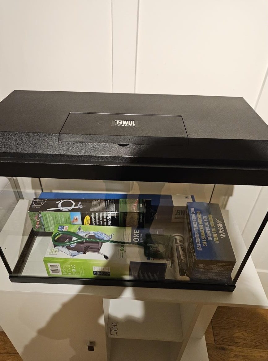 Aquarium 70 Liter mit LED Lampe und Zubehör