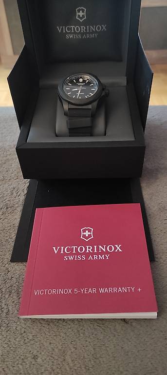 victorinox i.n.o.x. carbon mechanical