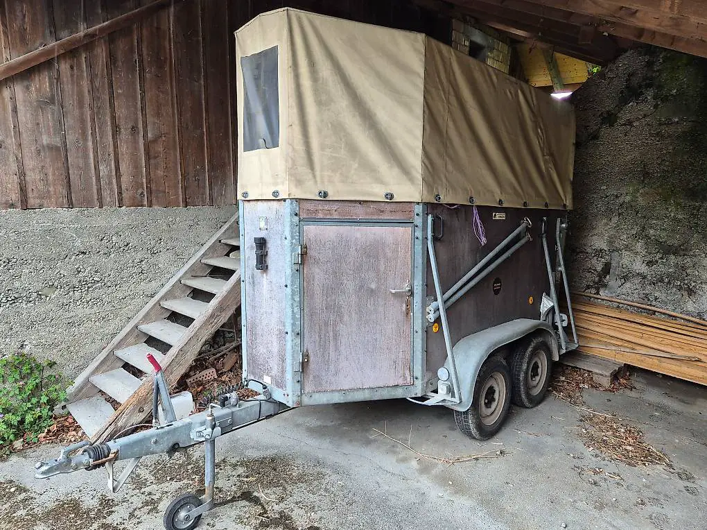 Sportgerätanhänger/Viehanhänger