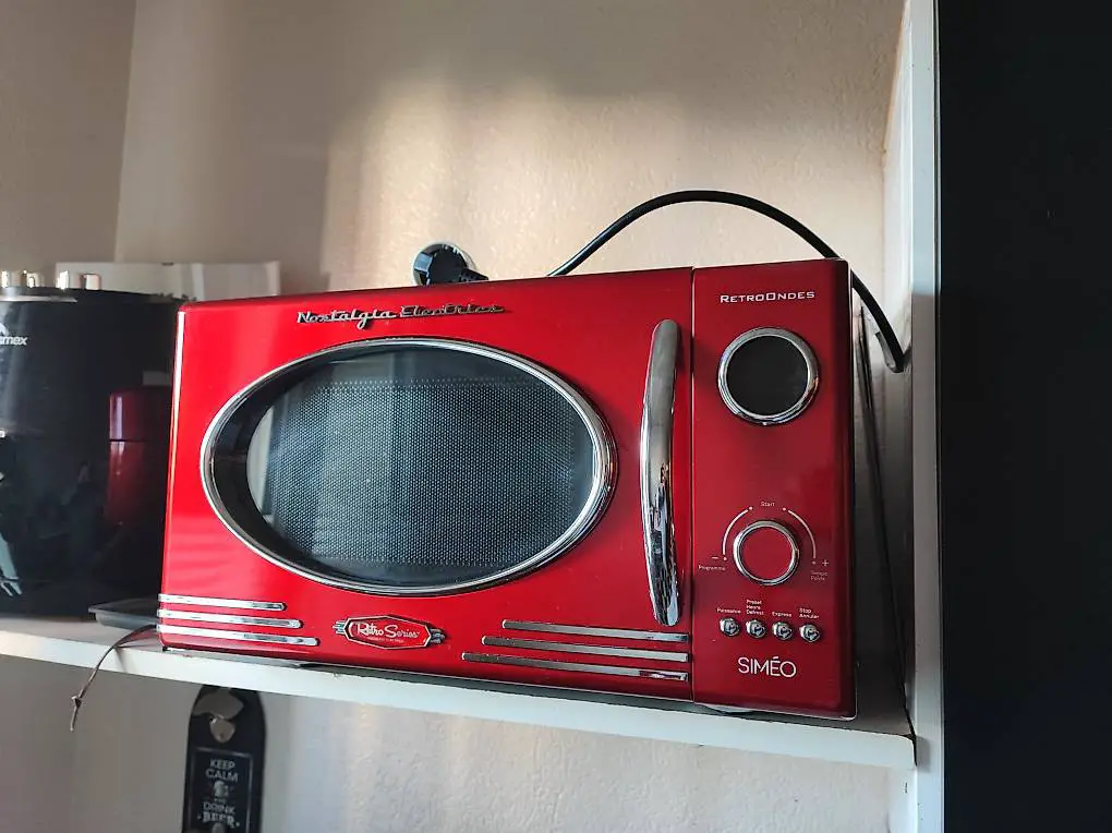 Micro-ondes type rétro