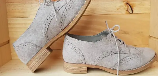 Schnürschuhe Gr. 38 helles grau