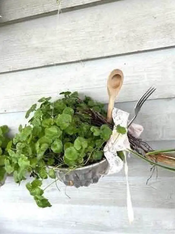 Blumen in der Gugelhupfform