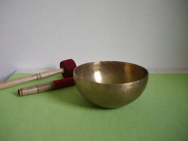 Klangschale 900 g zum günstigen Preis, neu