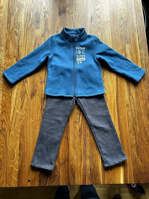jogginganzug jacke und hose gr.98