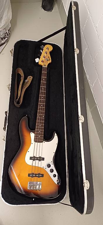 E-Bass gratis abzugeben