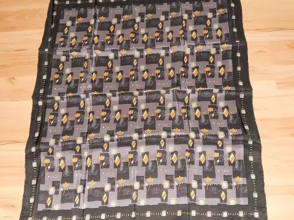 Neu: GiADA Seidentuch - schwarz/grau/orange gemustert - 87 x