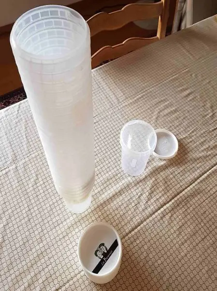 Luftdicht abschliessbare Platicgefässe / Lebensmittel