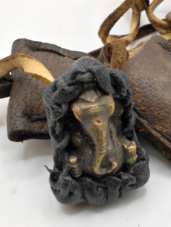 Ganesha Amulett in Yak-Leder