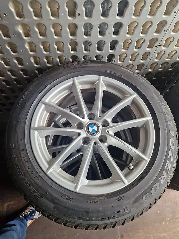 Original BMW 5er G30 G31 Winterreifen 225/55R17 Pirelli 8mm