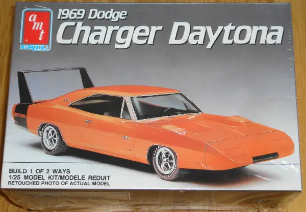 AMT 1969 Dodge Charger Daytona 1:25