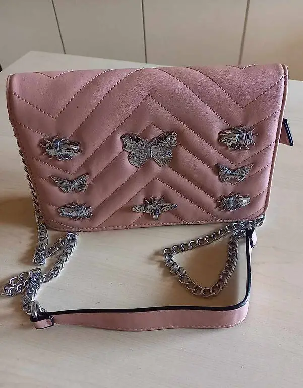 Stylische Umhänge/ Handtasche mit Applikationen