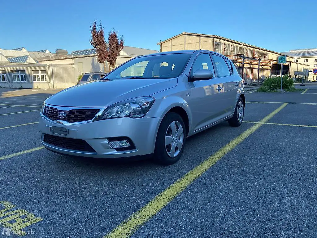 Kia Ceed 1.4 CVVT ab MFK und Service