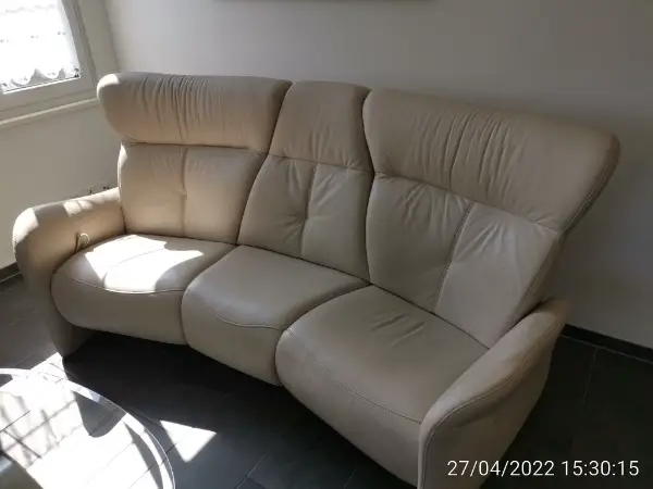 Leder Sofa mit Glastisch