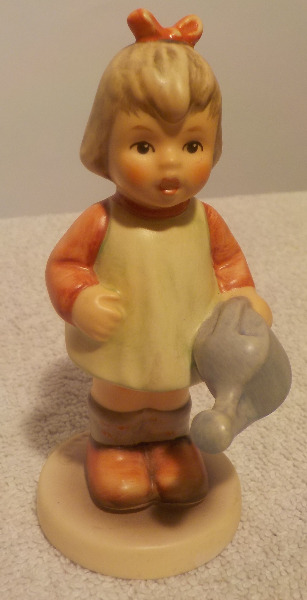Hummel Goebel #729 Girl