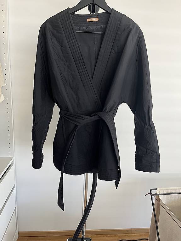 Nehera Oberteil, Designer