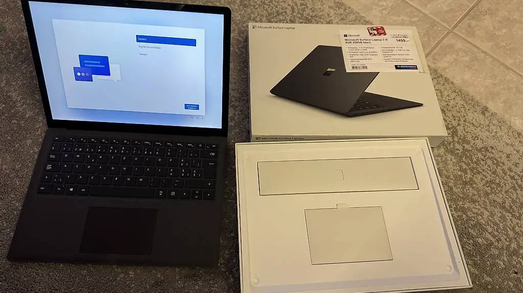 Microsoft Surface Laptop 2 13.50", Intel i5-8250U, 8 GB, 256