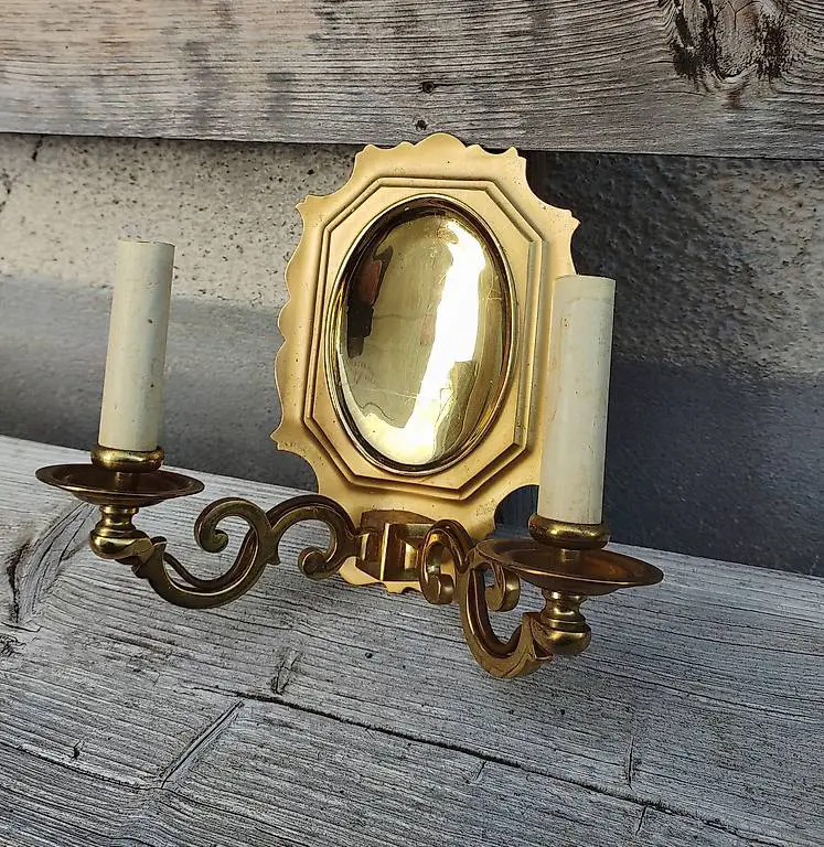 schöne edel Messing Wandlampen 230 Volt E14 Fassung