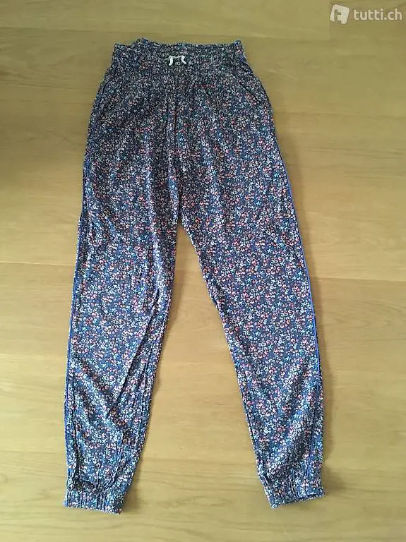 Weiche Hose mit Blumen Print von H&M - Gr: 170