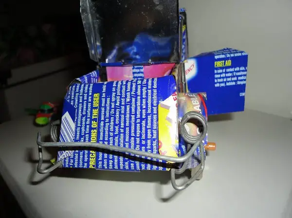 2 Modelle aus Blechdosen gefertigt