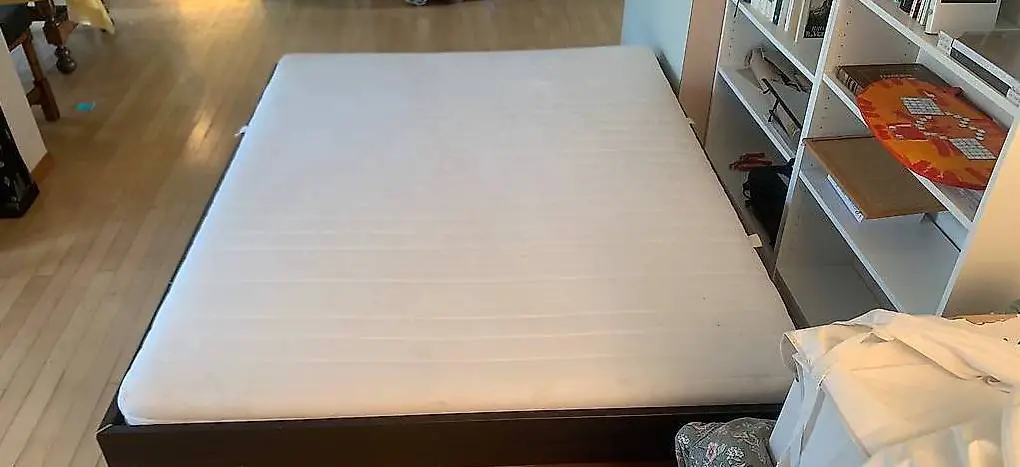 Doppelbett mit Matratze & 2 Lattenrosten