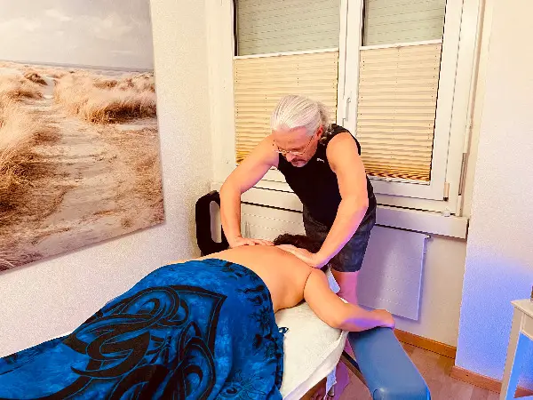 Liebst du Körperkontakt, einfühlsame Berührungen, Nähe?