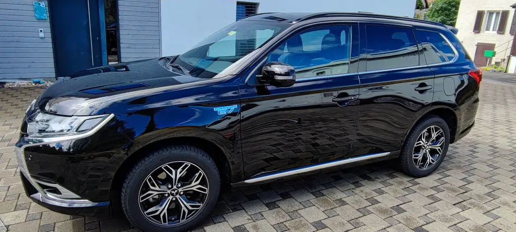 MITSUBISHI Outlander 2.4 PHEV Diamond S-Edition