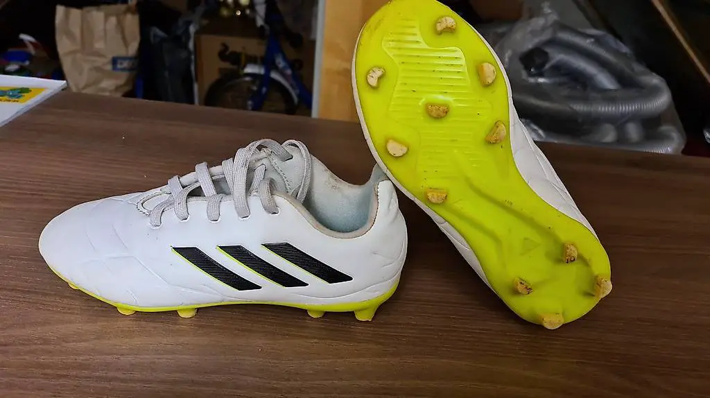 Adidas Kinder-Fussballschuhe Gr. 30 1/2? Top Zustand**