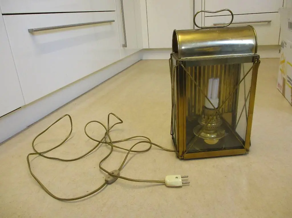 Samichlaus-Laterne Petrol-Lampe elektrifiziert goldig - Hit