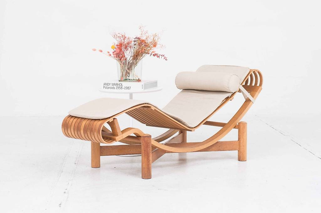 Cassina Tokyo Chaise Longue von Charlotte Perriand
