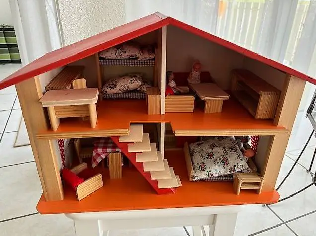 Puppenstube / Bäbi-Stube