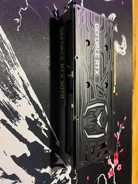 NVIDIA RTX 3070 (MSI) mit Grafikkarten Halterung
