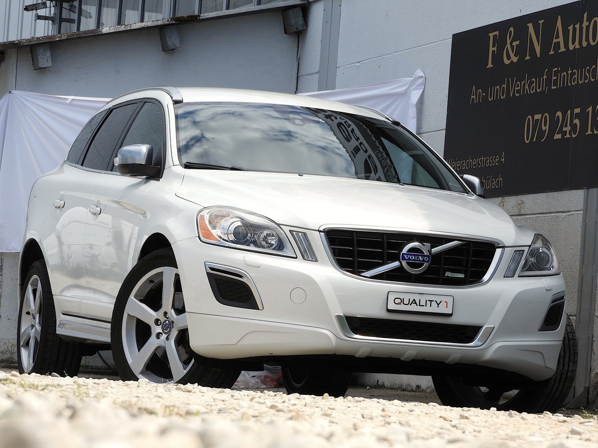 VOLVO XC60 D4 R-Design Geartr. I Einzigartig I Frisch ab grossem S