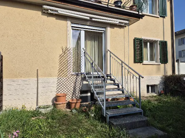 3-Zimmer-Wohnung mit kleinem Vorgarten