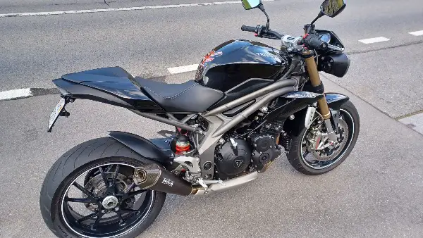 Triumph Speed Triple S Jg. 2016, 9000 km, neu ab MFK, 20.05.2025
