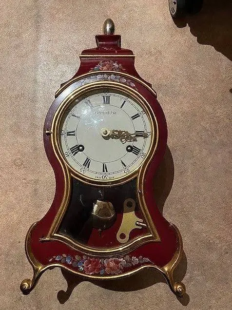 Neuenburger Pendule Sainte Hélène