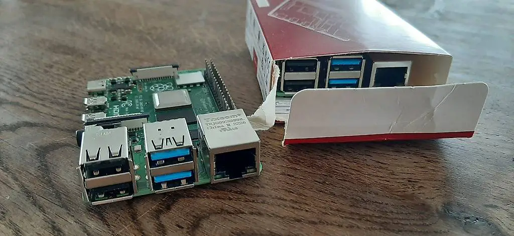 2x Raspberry Pi 4 Model B