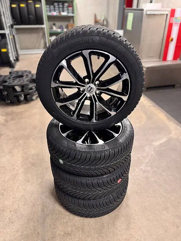4 Original Volvo Winterkompletträder 17" VOLVO V60
