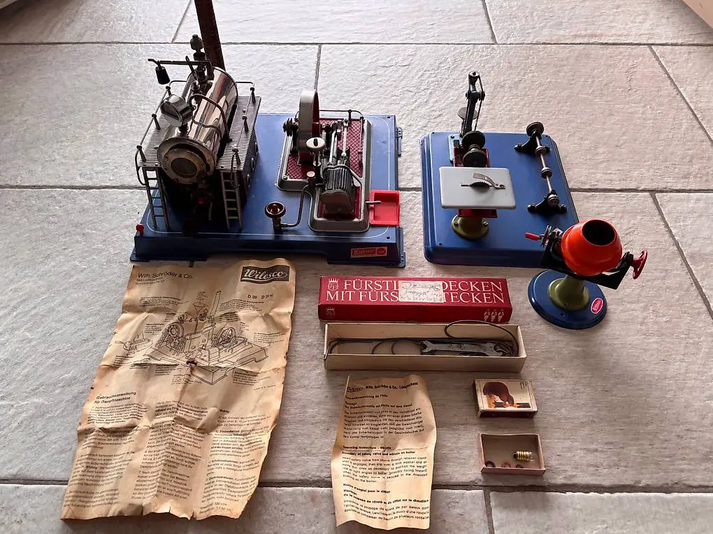 Wilesco Dampfmaschine mit Zubehör