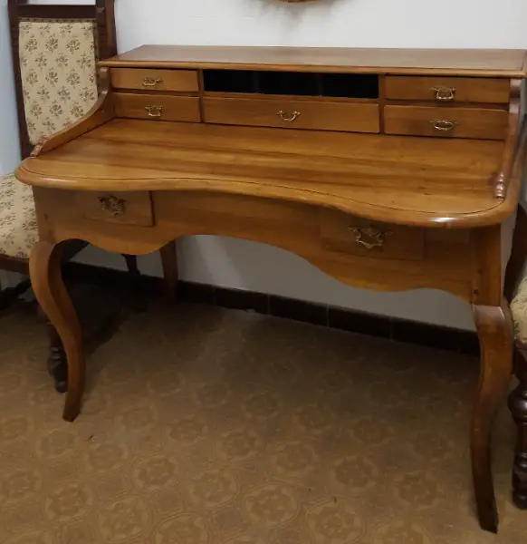 Scrivania antica, in stile Barocco