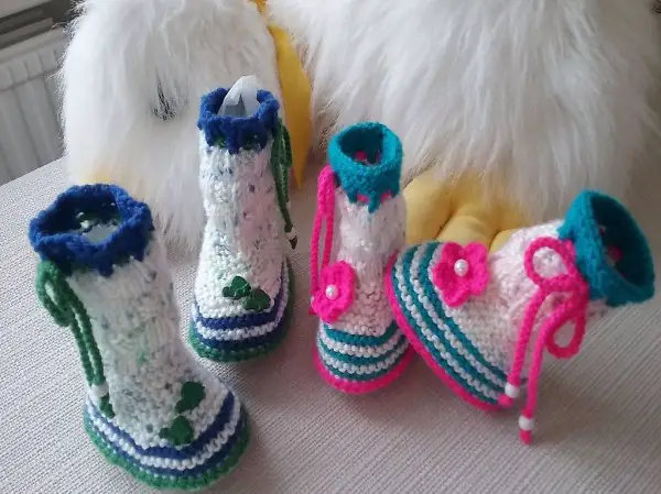 Babystiefelchen mit Schildkrötli oder Blume
