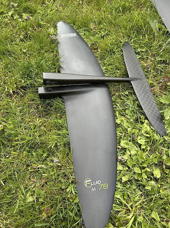 Wing foil Set / viel Wind / Fluid / Carbon Mast