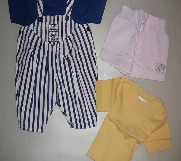 2 T-Shirts und 2 Hosen Grösse 68